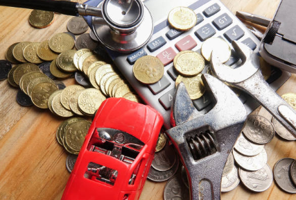Monede și chei — costul unei tractări auto